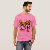 Smile Vibes Retro Smiley Design T-Shirt (Vorne ganz)