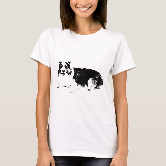Smiling Corgi at Ease T-Shirt (Vorderseite)