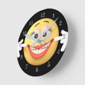 Smiling Emoji Runde Wanduhr (Winkel)