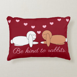 Smiling Rabbits in Love: Maroon Dekokissen