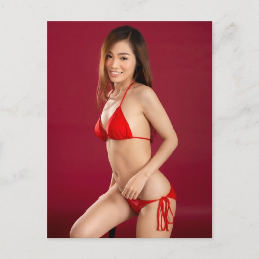 Smiling Woman In Red Bikini Postkarte (Vorderseite)