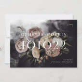 Smokey Dark Black Rose Bouquet Wedding Save The Date (Vorderseite)
