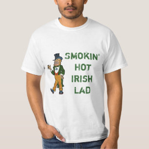 Smokin heißer irischer junger Mann T-Shirt