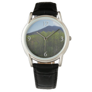 Smoky Mountains in Frühlingslandschaft Armbanduhr
