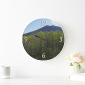 Smokygebirge in der Frühjahrslandschaft Große Wanduhr (Zuhause)