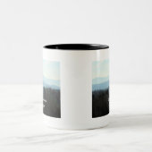 Smokygebirge, Tennessee Zweifarbige Tasse (Mittel)