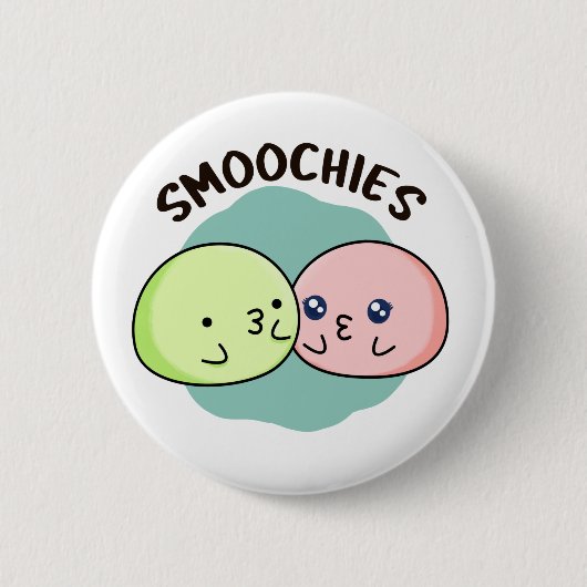 Smoochies Funny Kissing Mochi Pun Button (Vorderseite)