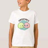 Smoochies Funny Kissing Mochi Pun T-Shirt (Vorderseite)