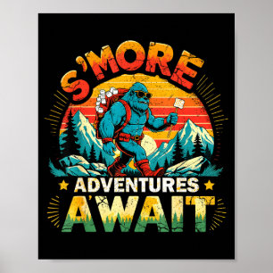 Smor-Abenteuer warten lustiger Bigfoot-Camping Poster