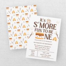 S'more Spaß, wenn man eins ist, Kinder-Campingfeue