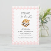 S'More to Love Preppy Pink Plaid Girl Baby Shower Einladung (Stehend Vorderseite)