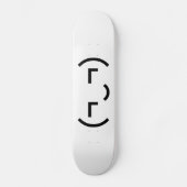 Smug Emoticon (EUR ‿) Japanischer Kaomoji Skateboard (Vorderseite)