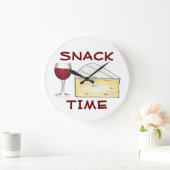 Snack Time Red Wine Glass Brie Feinschmecker Große Wanduhr (Zuhause)