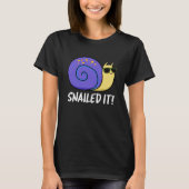 Snail Pub Dark BG T-Shirt (Vorderseite)