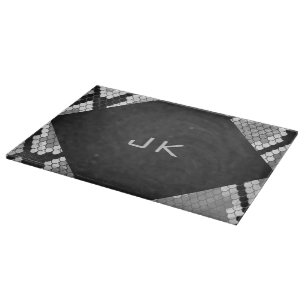 Snakeskin, grau, weiß und schwarz Mit Monogramm Schneidebrett