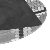 Snakeskin, grau, weiß und schwarz Mit Monogramm Schneidebrett (Ecke)