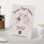 Snap, Tag, soziale Medien auf Instagram freigeben Sockelschild (In SItu)