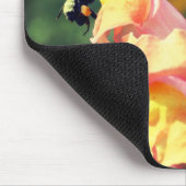 Snapdragon Blume und Hummeln Mousepad (Ecke)