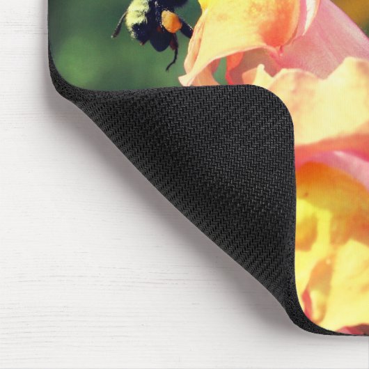 Snapdragon Blume und Hummeln Mousepad (Ecke)