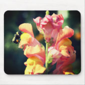 Snapdragon Blume und Hummeln Mousepad (Vorne)