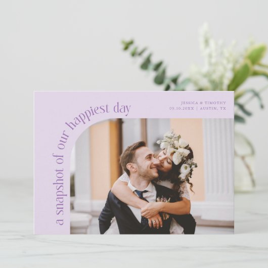 Snapshot Happiest Day Lilac Wedding Photo Dankeskarte (Stehend Vorderseite)
