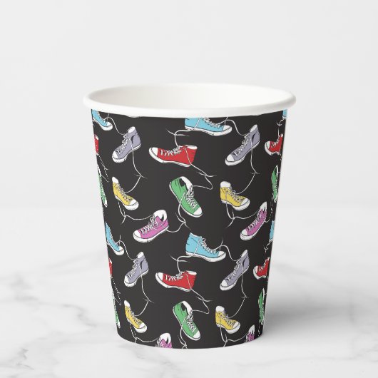 Sneakers Pattern Pappbecher (Rückseite)