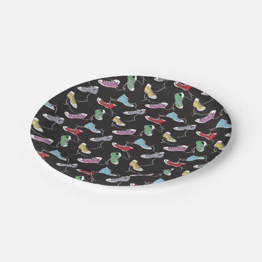 Sneakers Pattern Pappteller (Schrägansicht)