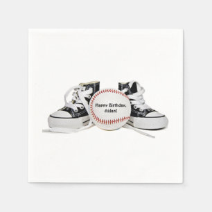 Sneakers und Baseball für die Geburtstagsparty des Serviette