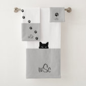 Sneaky Cat Monogram Gray Badhandtuch Set (Insitu)