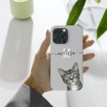 Sneaky Peeking Cat Monogram Name Case-Mate iPhone 14 Hülle<br><div class="desc">Dieses Design kann in dem Bereich personalisiert werden, der durch das Ändern des Fotos und/oder Textes zur Verfügung gestellt wird. Sie können auch angepasst werden, indem Sie auf Vorlage personalisieren klicken und dann auf die Schaltfläche klicken, um weitere Optionen anzupassen, um die Hintergrundfarbe zu löschen oder zu ändern, Text hinzuzufügen,...</div>