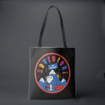 Snoopy Adventure Awaits Graduation Mountain Design Tasche<br><div class="desc">Celebrate adventure and imagination with this bold and playful Snoopy-inspired design featuring a charming explorer pup ready to take on the great outdoors. Set against a dramatic black background with a vibrant red border, the scene showcases snowy mountain peaks, a rising sun, and a rolled sleeping bag, creating a fun...</div>