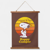Snoopy | Beagle Scout - Happy Camper Wandteppich Mit Holzrahmen (Vorderseite)