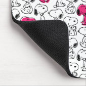 Snoopy Black & Magenta Pattern Mousepad (Ecke)