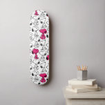 Snoopy Black & Magenta Pattern Skateboard<br><div class="desc">Schauen Sie sich dieses super niedliche Design an,  das Snoopy in einem schwarzen und magentafarbenen Muster zeigt.</div>