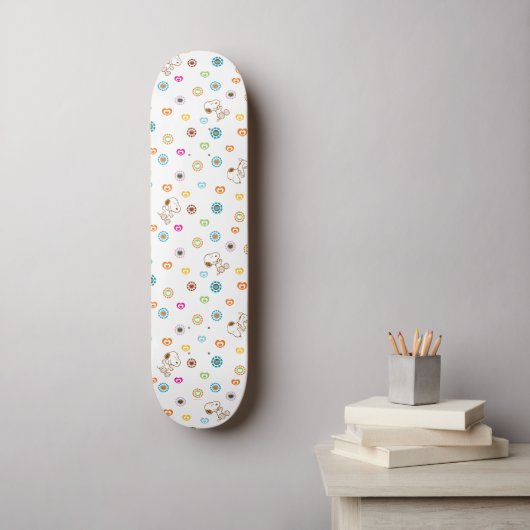 Snoopy farbenfrohe Herzmuster Skateboard (Wandkunst)