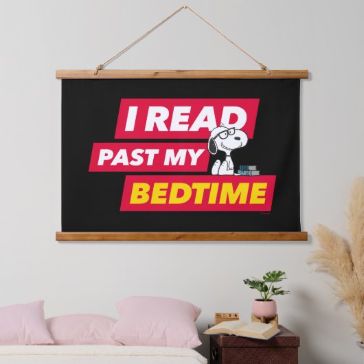 Snoopy "I Read Past My Bedtime" Wandteppich Mit Holzrahmen (Schlafzimmer)