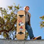 Snoopy - Joe Cool Crown Skateboard<br><div class="desc">Karo aus dieser lustigen Grafik von Snoopys Alter-Ego Joe Cool mit einem auf königliche Krone gezeichnet!</div>
