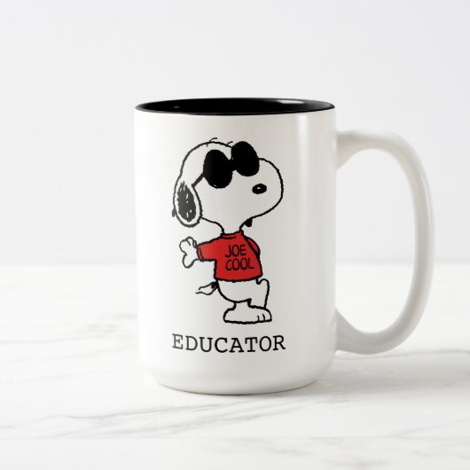 Snoopy "Joe Cool" Teacher Zweifarbige Tasse (Rechts)