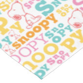 Snoopy Pastel Text Pattern Tischdecke (Schrägansicht)