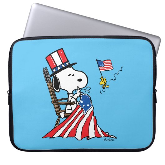 Snoopy Sewing 4. Juli Flagge Laptopschutzhülle (Vorderseite)