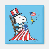 Snoopy Sewing 4. Juli Flagge Magnet (Vorne)
