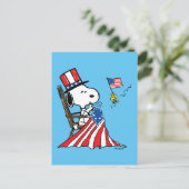 Snoopy Sewing 4. Juli Flagge Postkarte (Stehend Vorderseite)