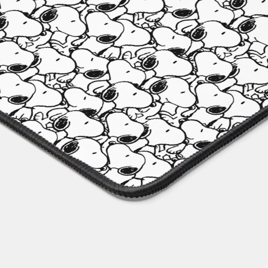 Snoopy Smile Giggle Laugh Pattern Schreibtischunterlage (Ecke)