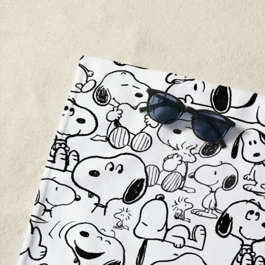 Snoopy Smile Giggle Laugh Pattern Strandtuch (Beispiel)