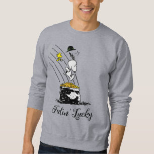 Snoopy springt in den Pot of Gold Sweatshirt