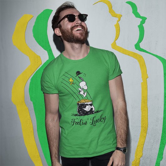 Snoopy springt in den Pot of Gold T-Shirt