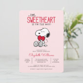 Snoopy | Sweetheart Baby Dusche Einladung (Stehend Vorderseite)