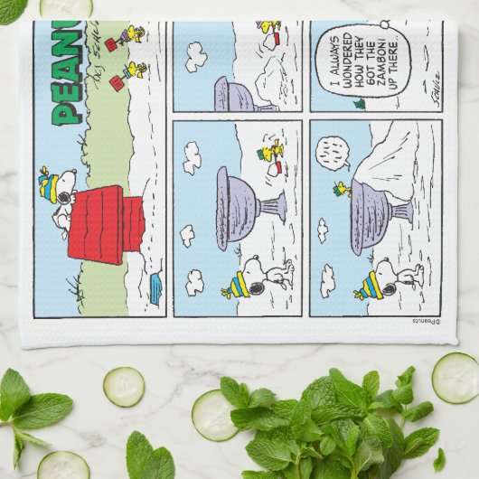 Snoopy und die Zamboni-Crew Geschirrtuch (Gefaltet)