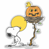 Snoopy und Holznest mit Jack O' Lantern Aufkleber (Vorderseite)