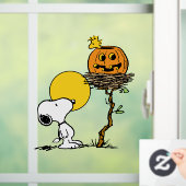 Snoopy und Holznest mit Jack O' Lantern Fensteraufkleber (Zuhause)